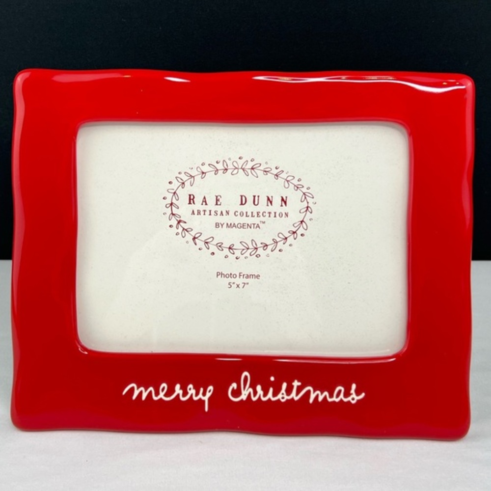 Rae Dunn - ‘Merry Christmas’ picture frame. 5“ x 7“. NWT. Firm!